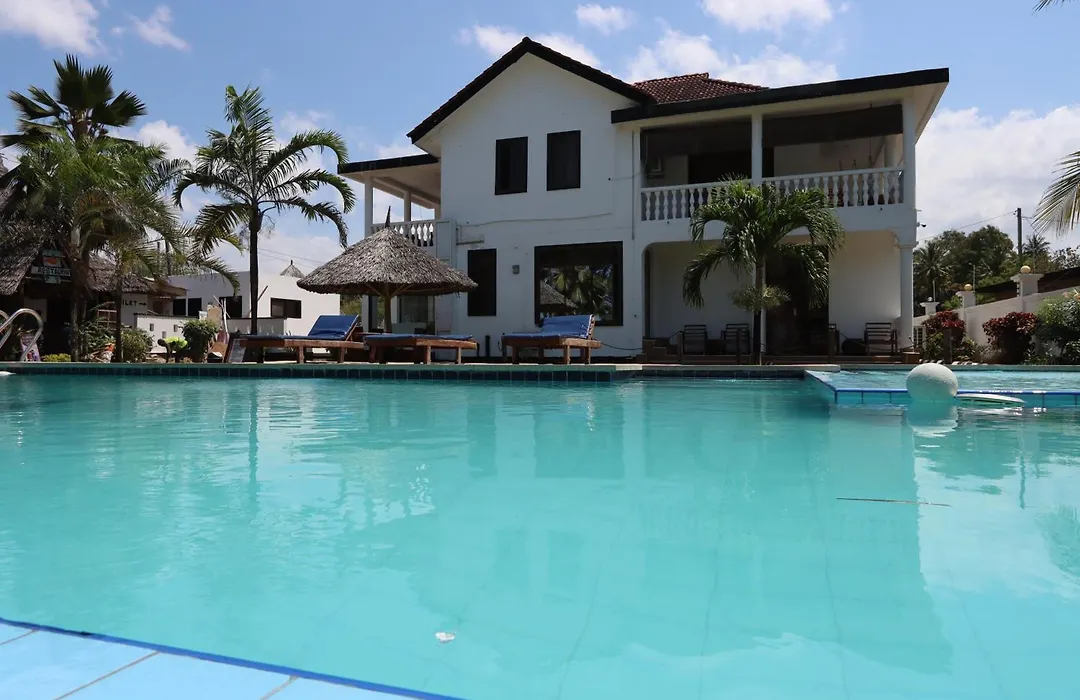 Villa Dahl Beach Resort-1